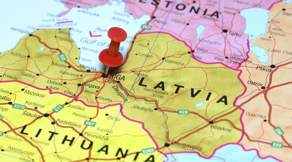 Tot mai mulţi disidenţi ruşi preferă ca refugiu statele baltice