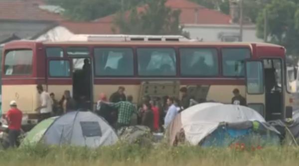 Zeci de migranţi, blocați de poliție în Grecia. Fenomenul care a luat amploare