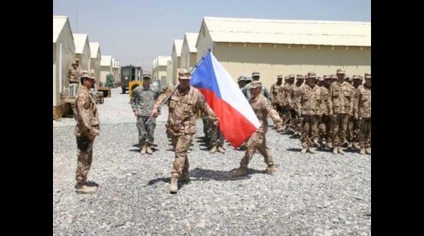 Război Afganistan, soldați cehi uciși. Dezbatere privind retragerea Cehiei