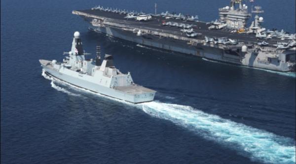 Nave de război ruseşti, escortate de distrugătorul britanic HMS Diamond