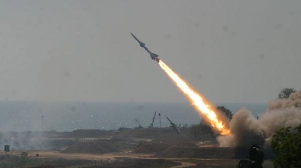 Rebelii Houthi au lansat o rachetă spre Arabia Saudită