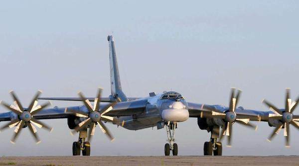 Rusia va moderniza mai multe bombardiere strategice de tip Tu-95MS