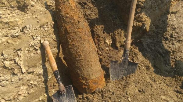 Proiectil de calibrul de 210 mm, găsit pe şantierul unei autostrăzi