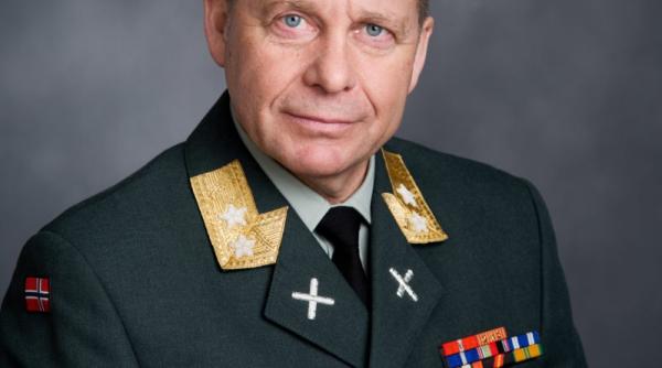 Un general NATO întreprinde în aceste zile o vizită în R. Moldova