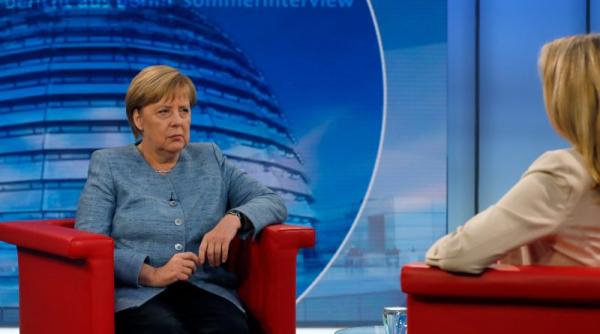 Merkel: Germania este gata să-şi "asume mai multă responsabilitate" în politica europeană de apărare