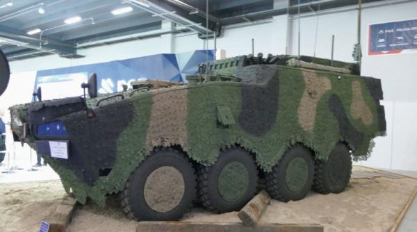 Rosomak WD, blindat comandă-control, prezentat de Polonia