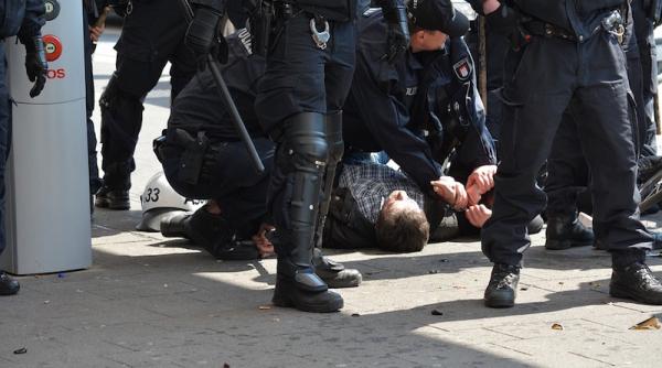 Spionii ruşi reţinuţi în Olanda, bănuiţi de un puternic atac cibernetic