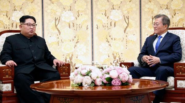 Liderii celor două Corei au avut prima întâlnire în cadrul noului summit 