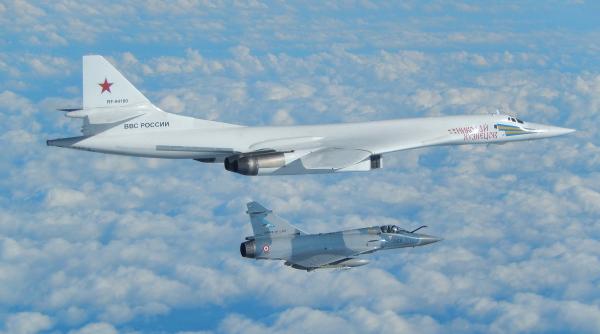 Două bombardiere rusești Tu-160, interceptate în apropiere de Scoţia