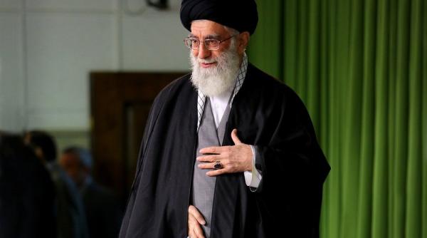 Khameini: Iranul va învinge America. Îi va da o palmă