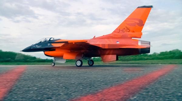 Avion de linie, escortat de F-16. Incident grav la bord