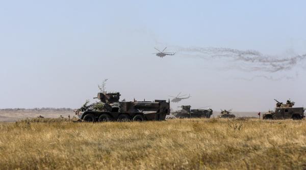 Ucraina desfăşoară exerciţii militare pentru a apăra zona de coastă a Mării Azov (Video)