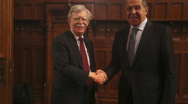 Retragerea SUA din Tratatul INF. Bolton la Moscova pentru discuţii cu Lavrov
