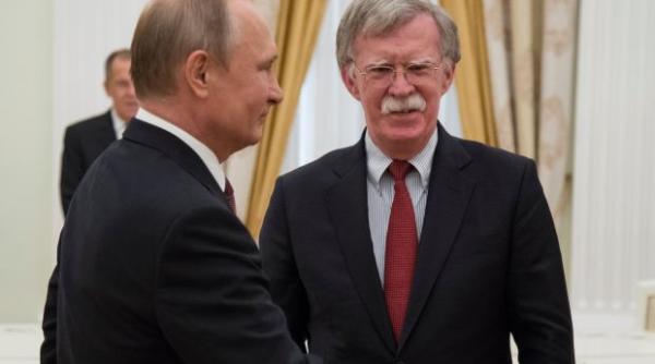 John Bolton, față în față cu Putin. Ironii și poziție de forță. ”E Pluribus Unum”
