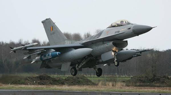 Belgia înlocuiește avioanele F-16. Decizie între F-35 și Eurofighter 