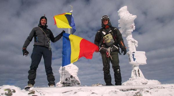 Militari români, pe „acoperişul" României