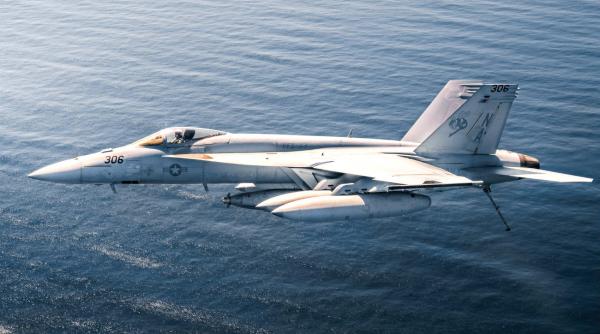 Avion american de luptă FA18, prăbuşit în ocean. Intervenție portavion Ronald Reagan