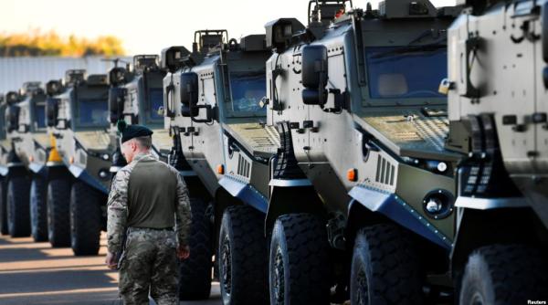 Rusia devine tot mai agresivă. Statele din Europa de Est se reînarmează, respectând angajamentele faţă de NATO şi SUA