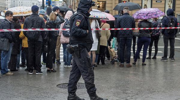 Alertă teroristă în Rusia. O gară şi mai multe centre comerciale, evacuate 