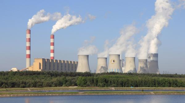 Securitate energetică. Polonia nu vrea să-şi finanţeze construcţia de centrale nucleare prin datorie