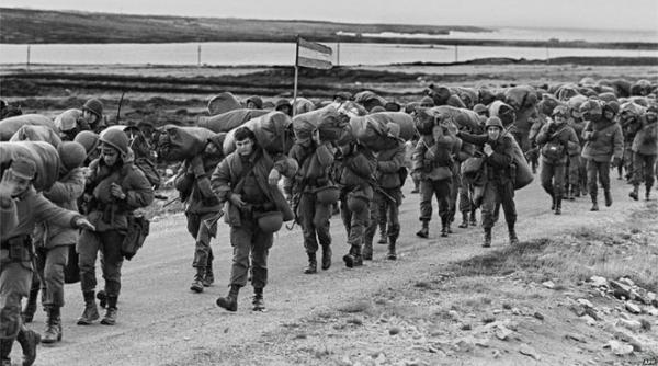 Argentina: Militari acuzați de tortură în Războiul Malvinelor