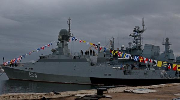 Rusia a trimis o nouă navă militară, echipată cu rachete Kalibr, în Peninsula Crimeea (Video)