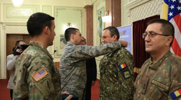 Nicolae Ciucă, șeful Statului Major, premiat de Forțele Speciale SUA