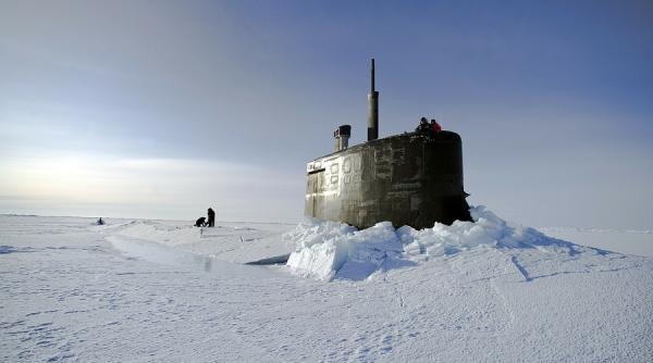 Rusia îşi consolidează prezenţa militară în Arctica