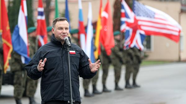 Preşedintele Poloniei, în vizită la Brigada Multinaţională Sud-Est din Craiova