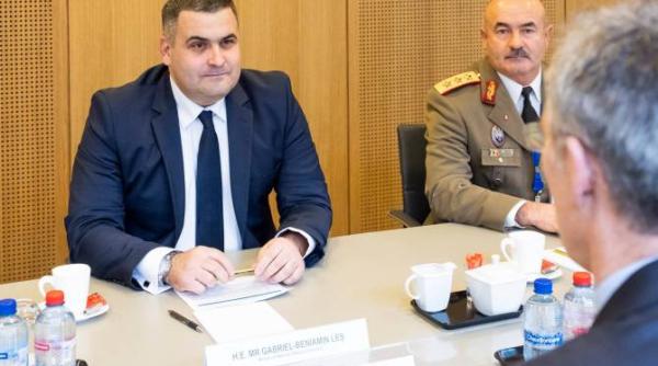 Ministrul Leș, nemulțumit de anumite aspecte ale înzestrării Armatei române