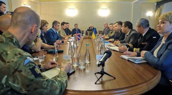 Ministrul britanic al apărării către Ucraina: Marea Neagră nu îi aparţine Rusiei