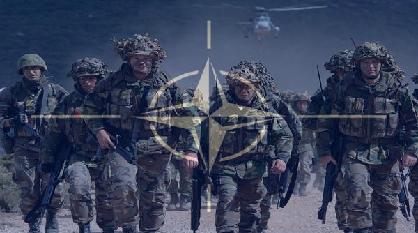 NATO îşi reafirmă angajamentul în Afganistan după anunţul privind retragerea trupelor americane