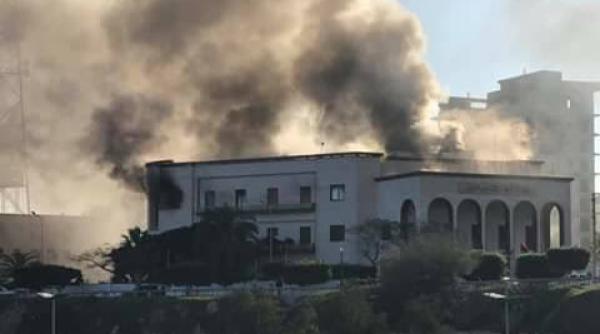 Atac asupra sediului Ministerului de Externe de la Tripoli (Foto/Video)