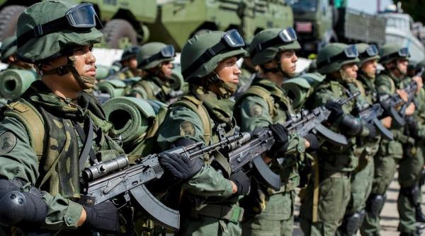  Amiral american: Soldaţii venezueleni "mor de foame"