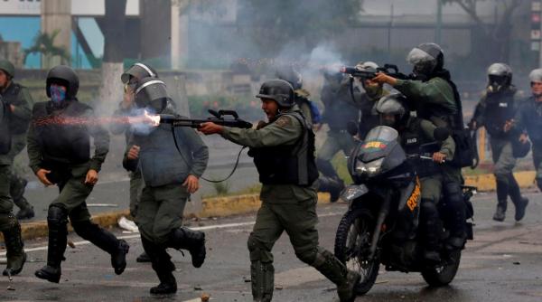 Criză Venezuela. Guaido, pregătit să autorizeze o intervenție militară a SUA