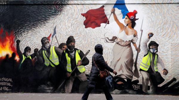 Franța: Un lider al "vestelor galbene" spune că "paramilitarii" sunt gata să răstoarne guvernul