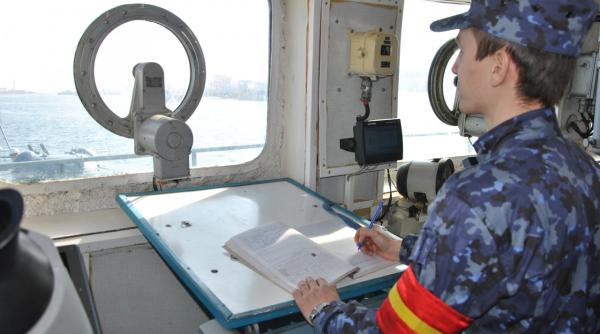 Dragorul  „Lt. Lupu Dinescu", sub comanda NATO