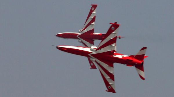 Două avioane ale forțelor aeriene indiene s-au ciocnit în aer (Video)