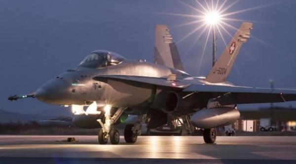 Flota de F-18 a Elveției, verificată după ce s-au identificat fisuri la un avion