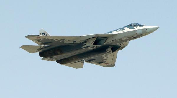 Rusia va primi în 2019 primul avion de vânătoare Su-57