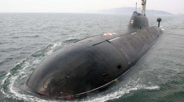 India închiriază un al treilea submarin nuclear de la Rusia 