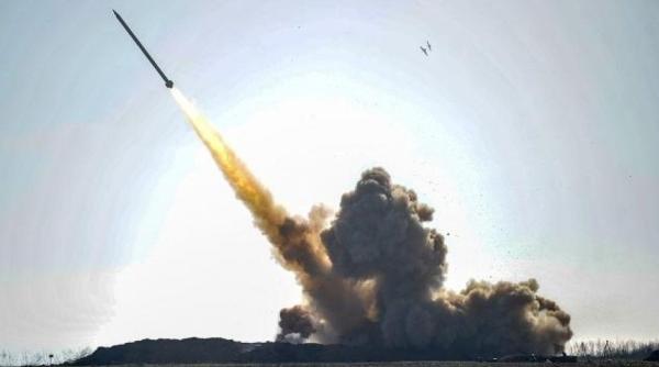 Ucraina își dezvoltă sistemele de rachete. Poroșenko: Nu vom repeta greșelile Memorandumului de la Budapesta