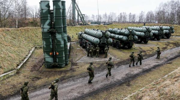 Generalul american Joseph Dunford consideră o ”problemă grea” sistemele rusești S-400 comandate de Turcia