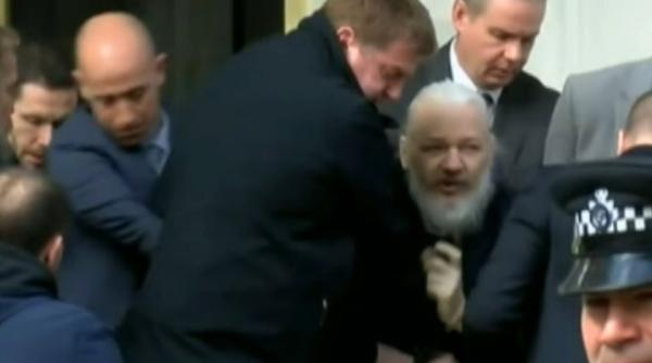 WikiLeaks - arestare Assange. Ecuadorul acuză implicarea hackerilor ruși în destabilizarea țării