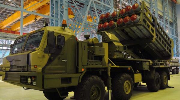 Rusia a lansat producția în serie a sistemului de rachete S-350 Vityaz