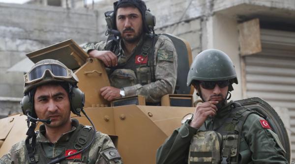 Turcia: Operațiuni ample pentru reținerea a peste 200 de militari