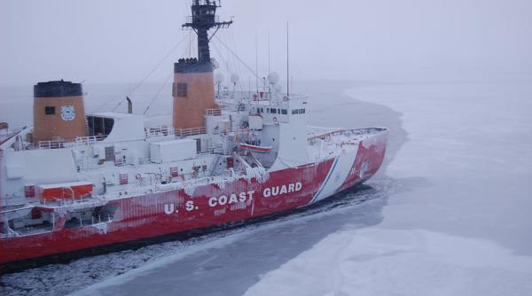 Bătălia geopolitică pentru Arctica. SUA intenționează să construiască spărgătoare de gheață pentru a descuraja Rusia