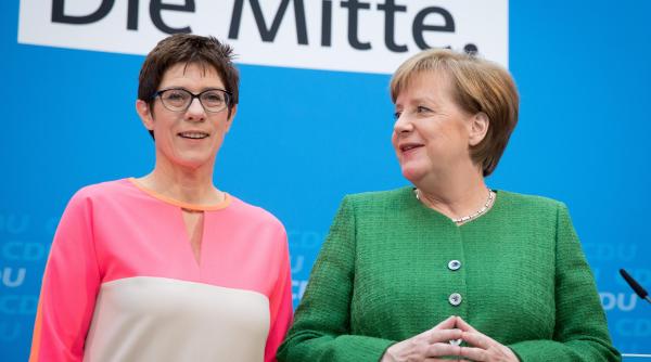 Merkel a mutat. Pericol pentru Annegret Kramp-Karrenbauer, viitorul cancelar german