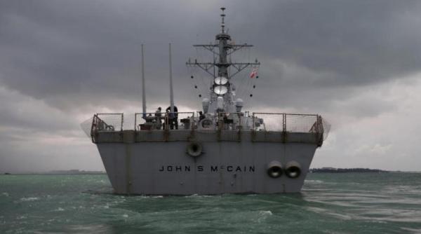 O navă numită după senatorul John McCain a creat controverse la Casa Albă