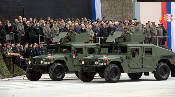 Sârbii se opun aderării la NATO. Bombardamentele, principalul motiv